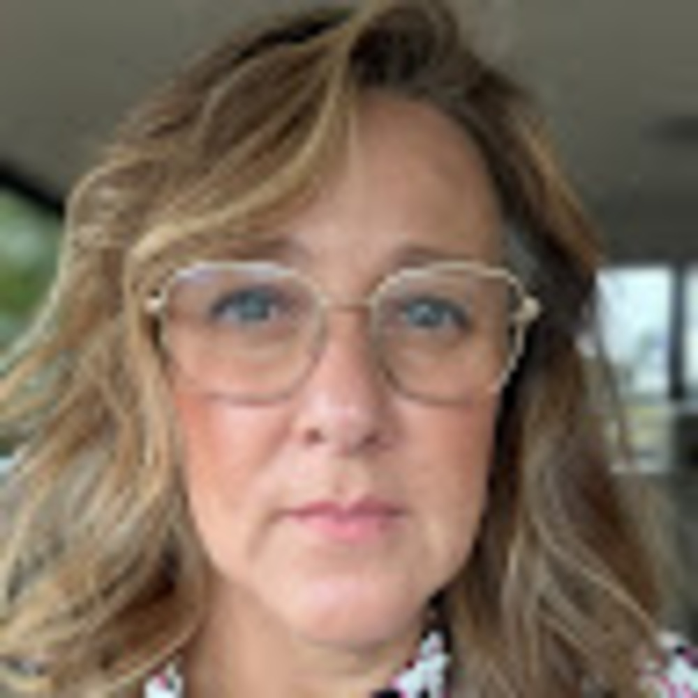 Meet your Posher, Claudia